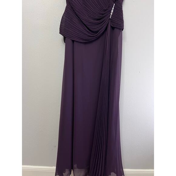 Maroon Evening Gown Sz16 Rhinestones Ruched Sheer Pleated David’s Bridal MOTB - Picture 8 of 9
